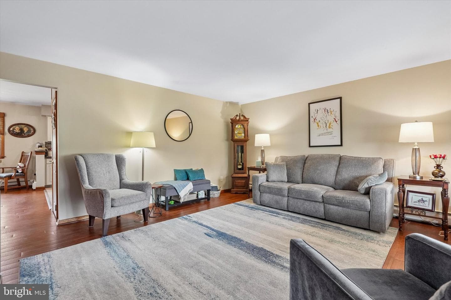 906 H Avenue photo 3