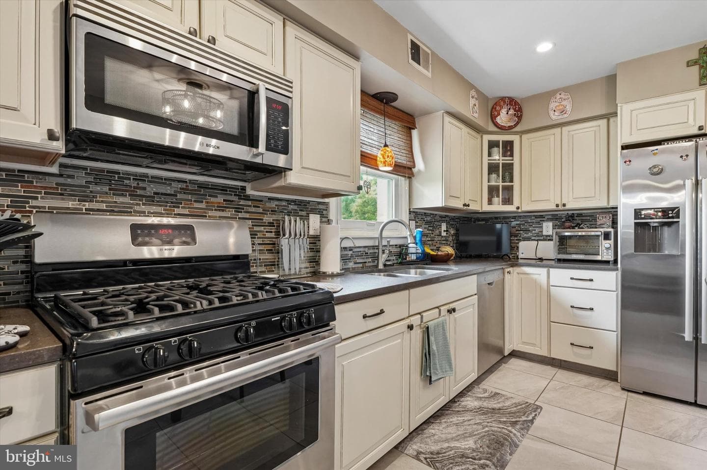 906 H Avenue photo 9