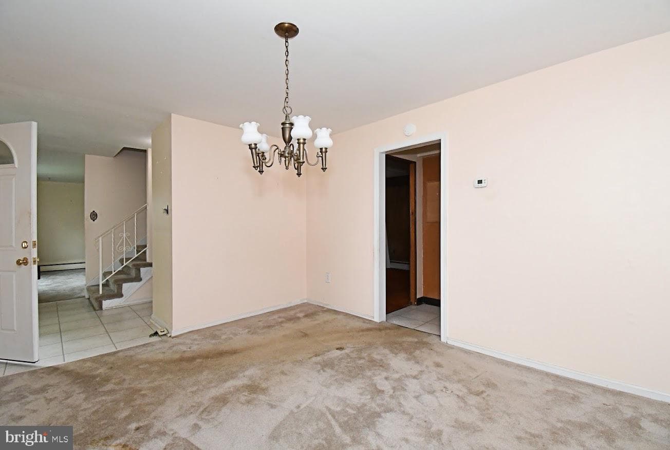495 Regimental Road photo 10