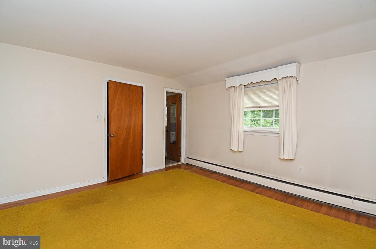 495 Regimental Road photo 22