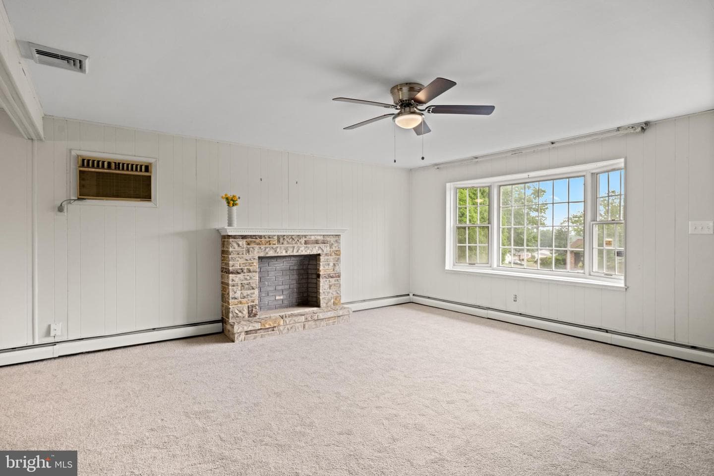 3211 Sharon Lane photo 4