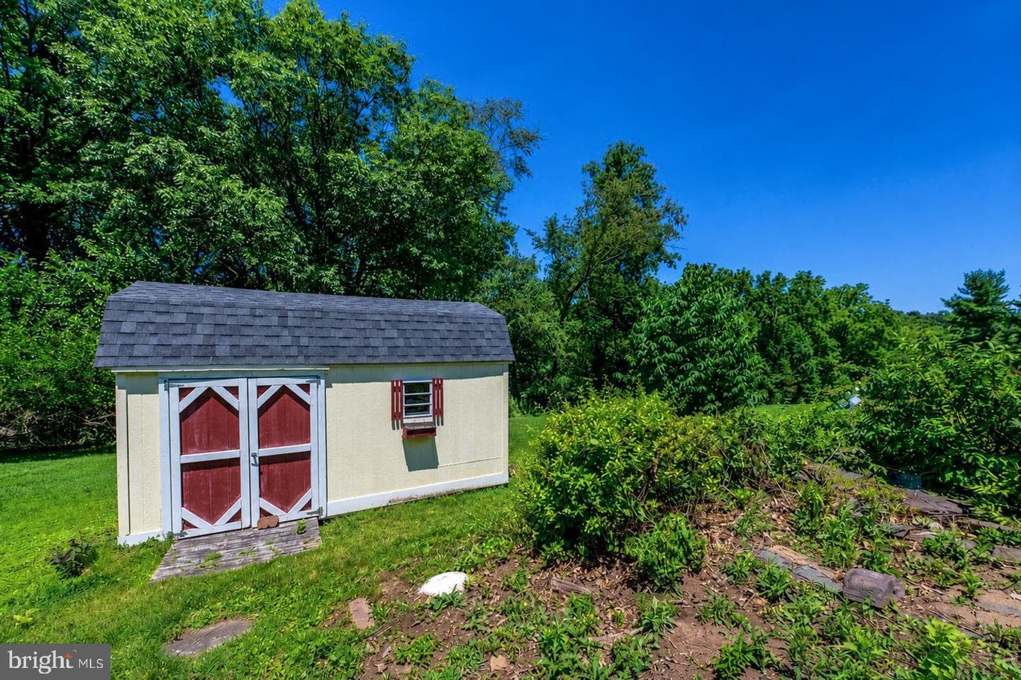25 Iroquois Drive photo 57