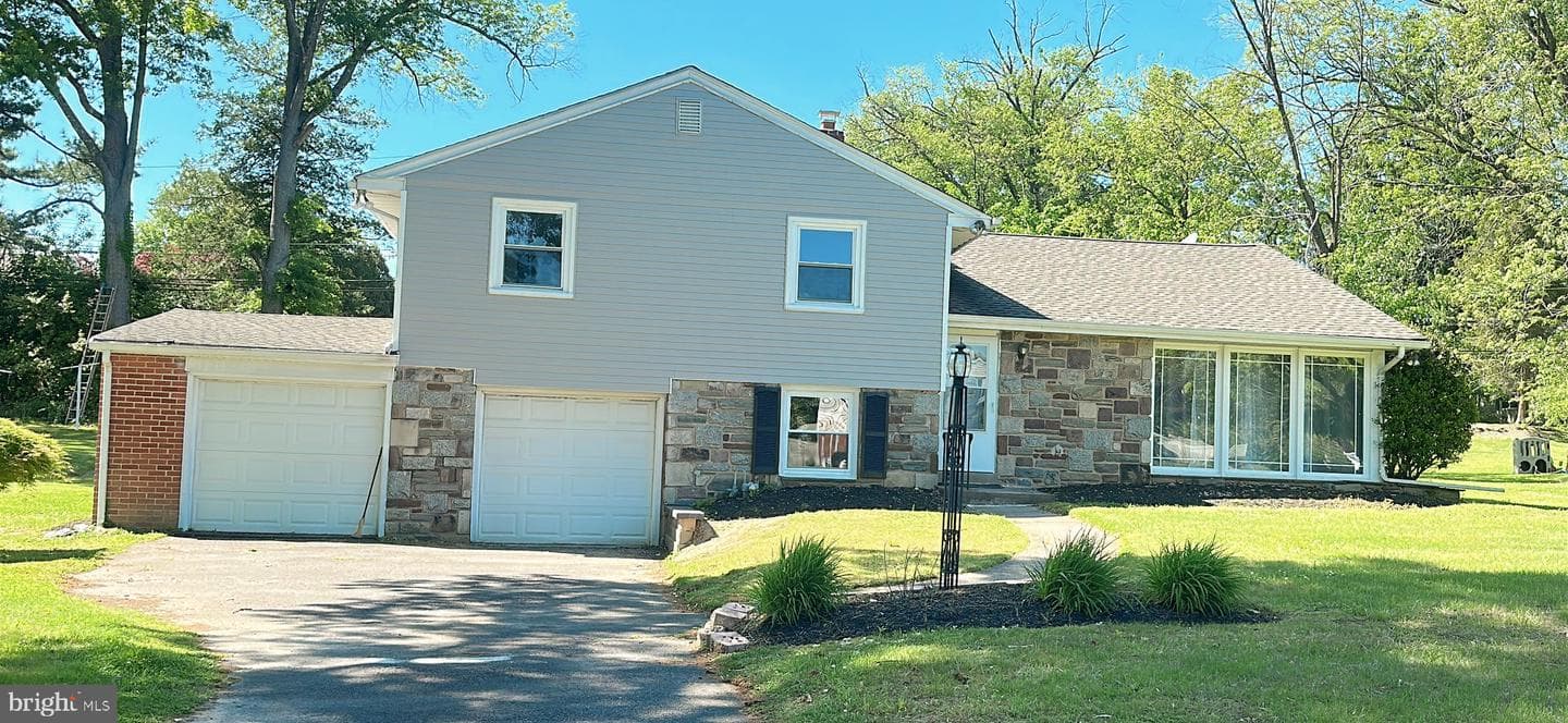 1242 June Road, Huntingdon Valley