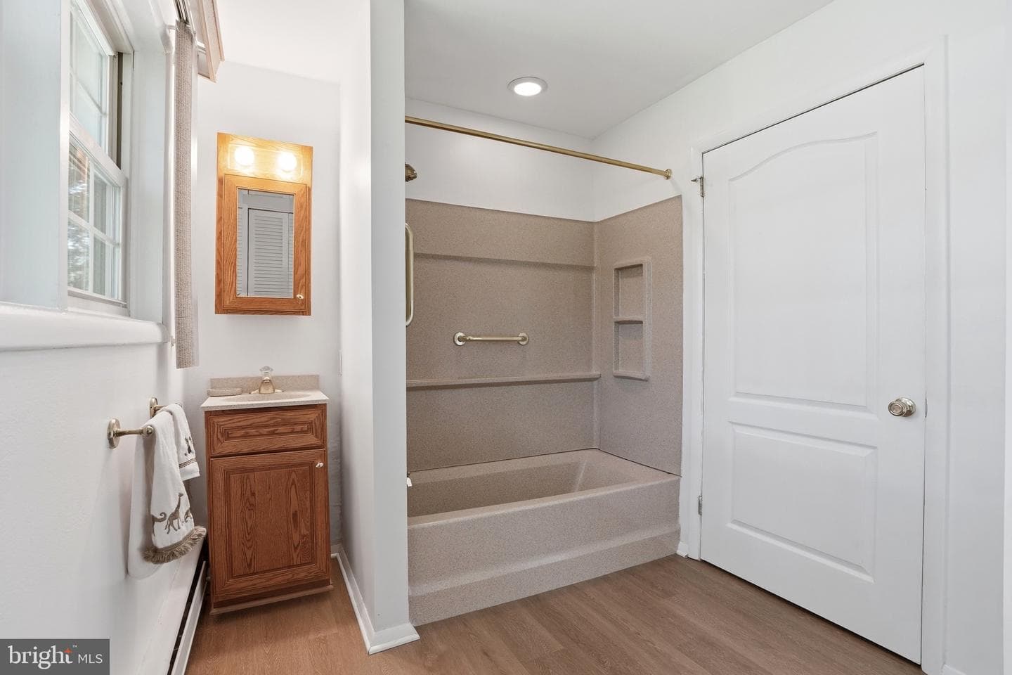 707 Forrest Avenue photo 10