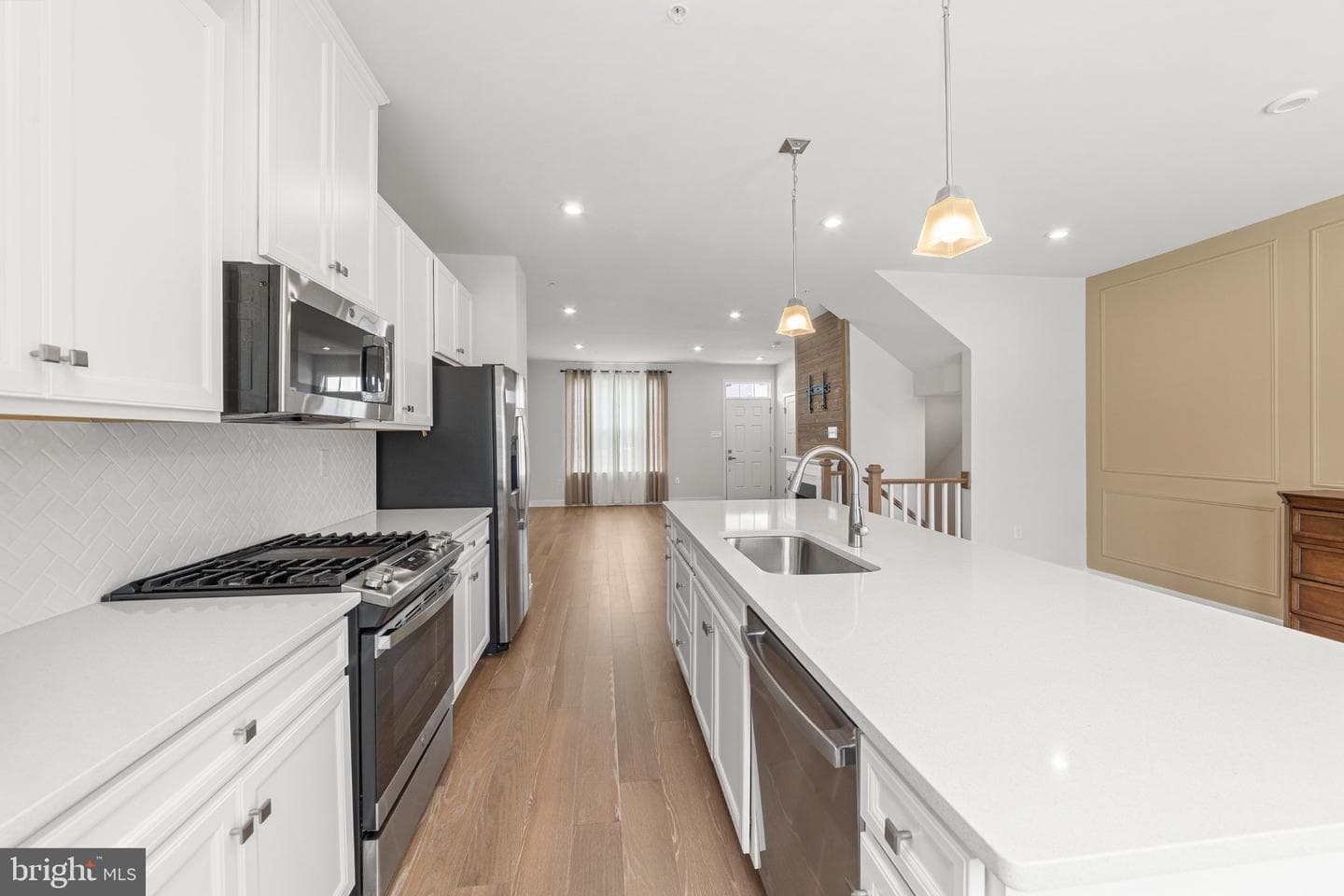 82 Hunters Drive photo 16