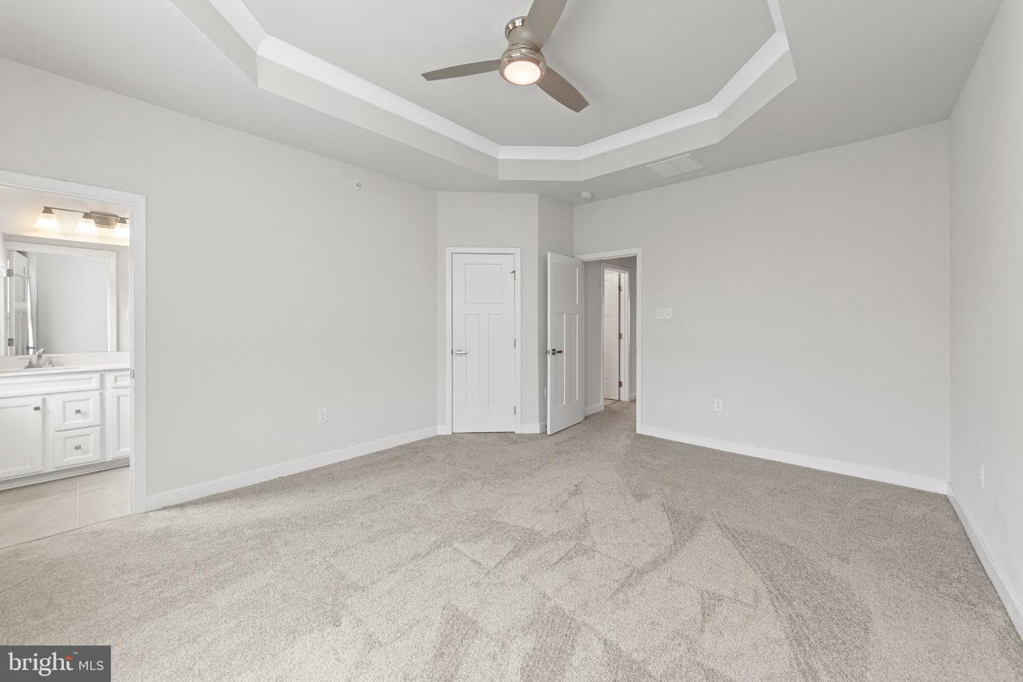 82 Hunters Drive photo 19