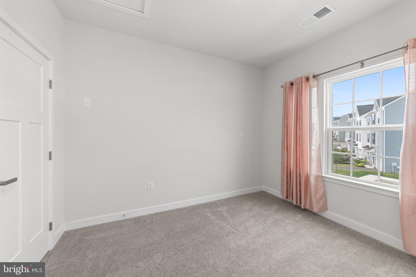 82 Hunters Drive photo 23