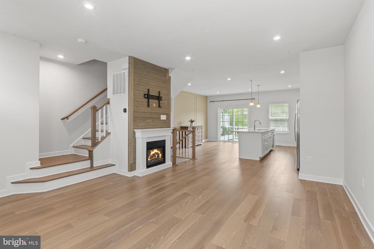 82 Hunters Drive photo 6