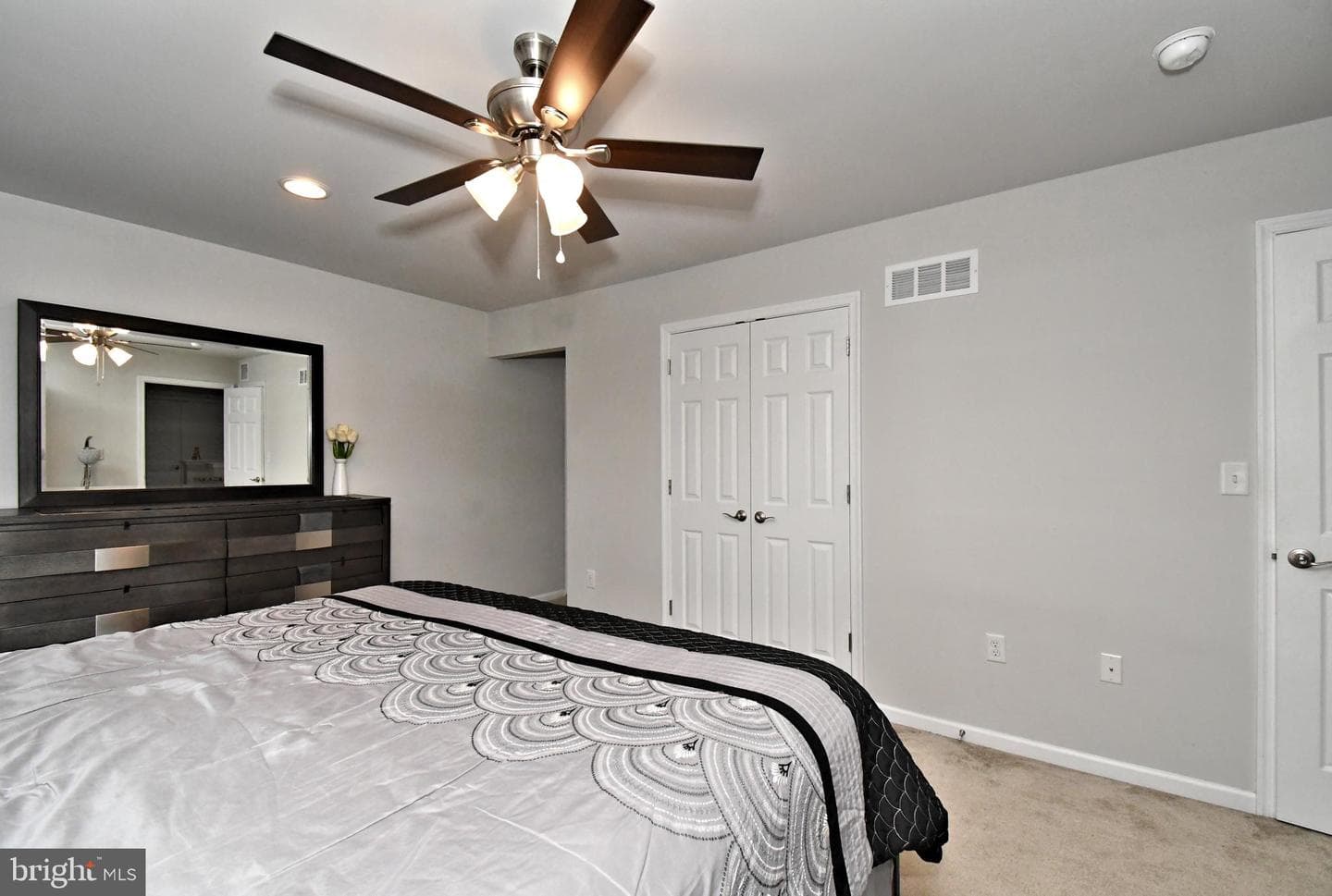 245 Sumner Court photo 29