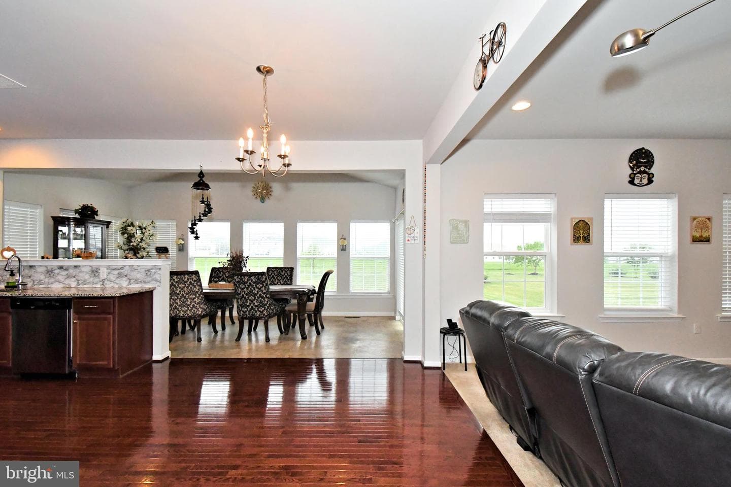 245 Sumner Court photo 8