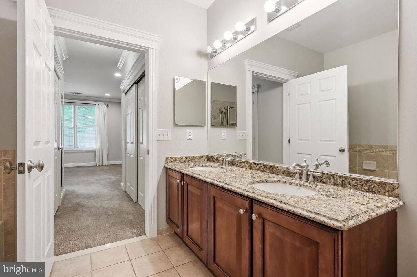 300 W Elm Street #2129 photo 30