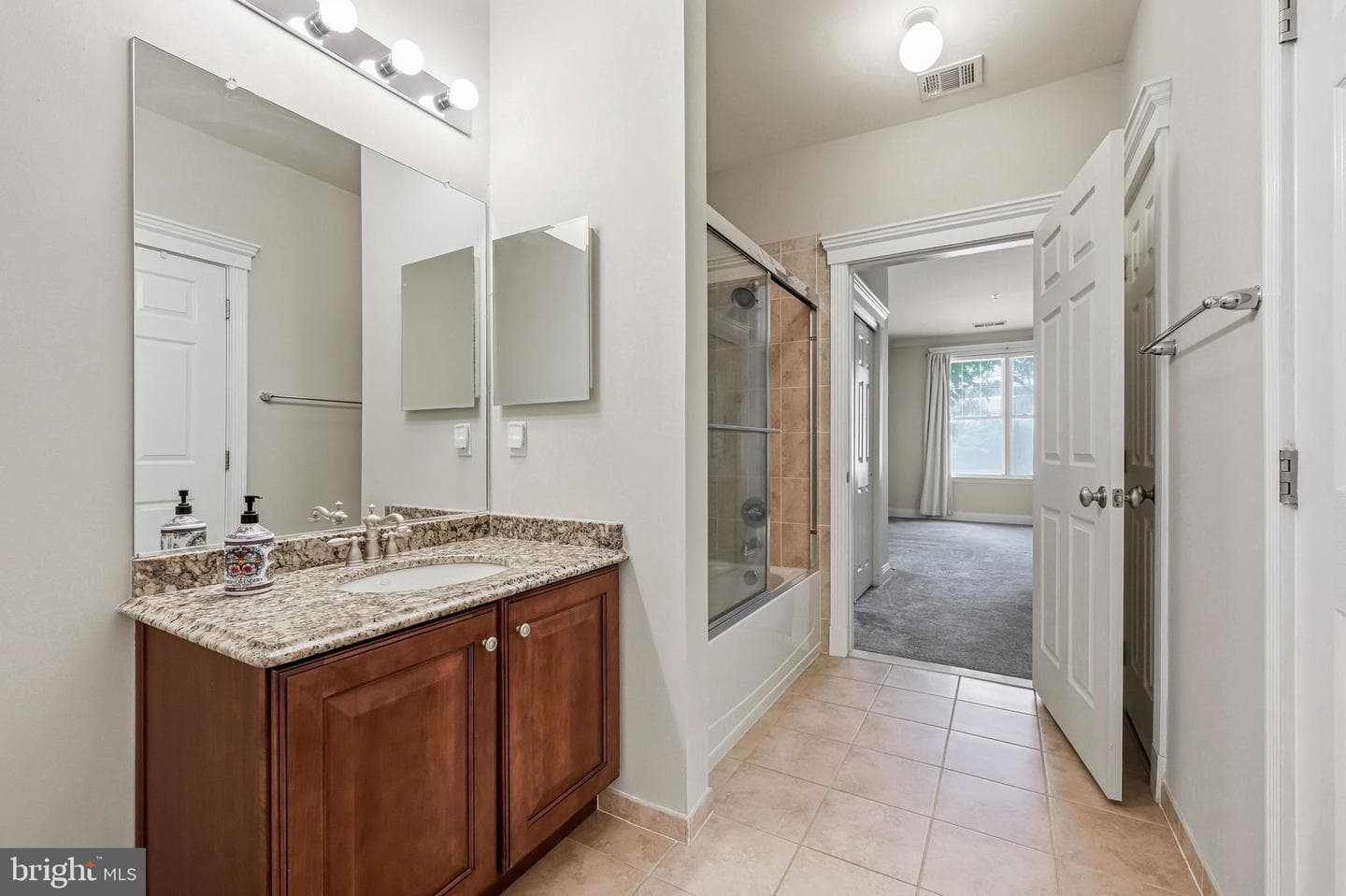 300 W Elm Street #2129 photo 36