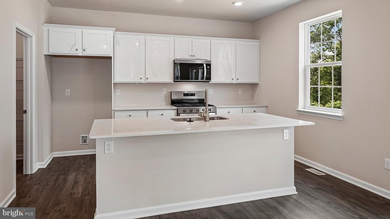3043 Martha Way photo 10