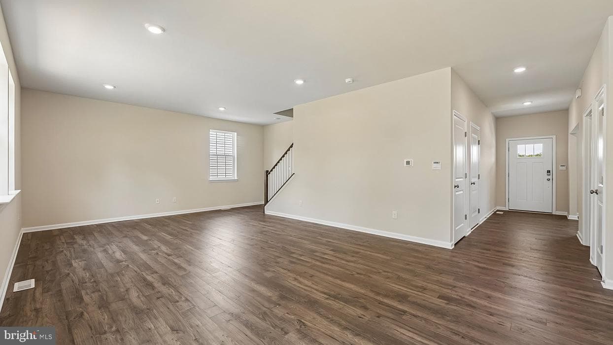 3043 Martha Way photo 5