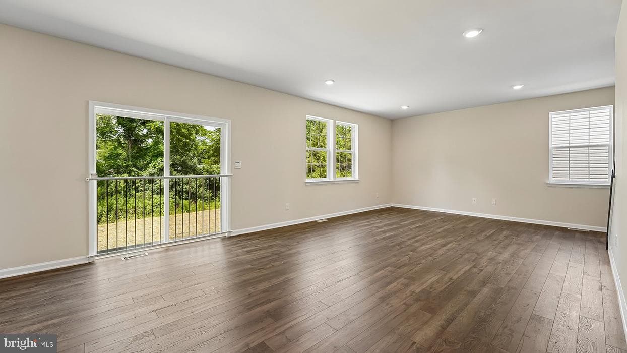 3043 Martha Way photo 6