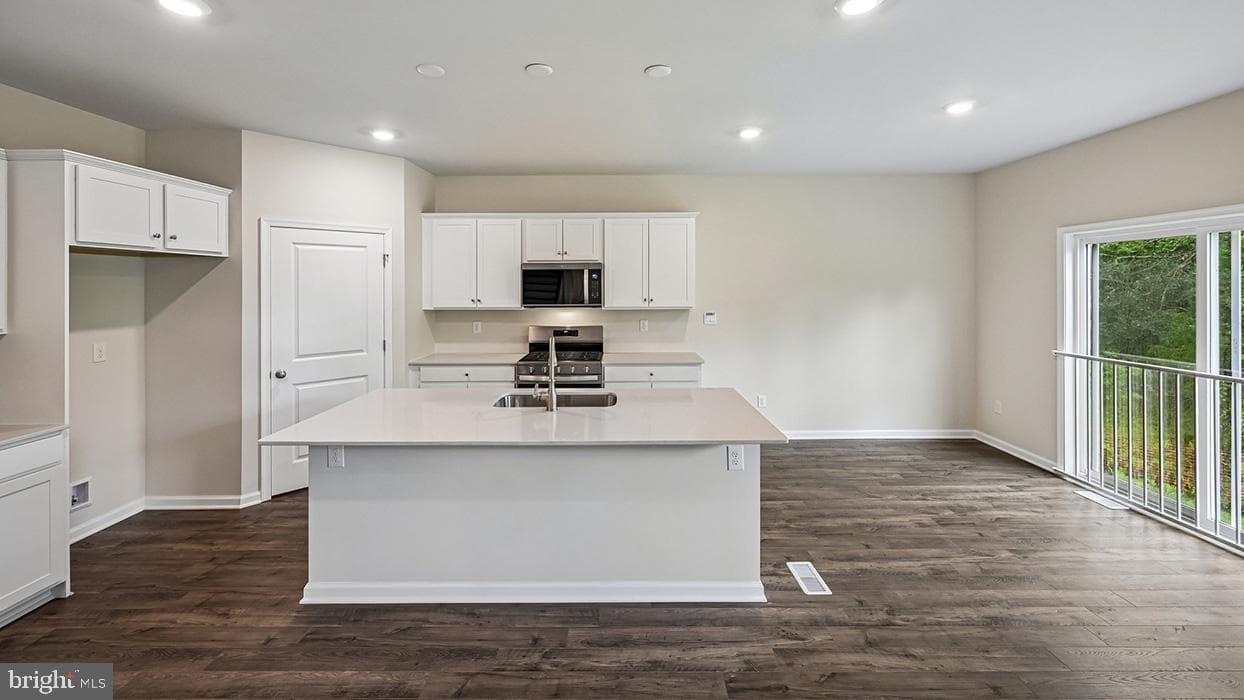 3049 Martha Way photo 10