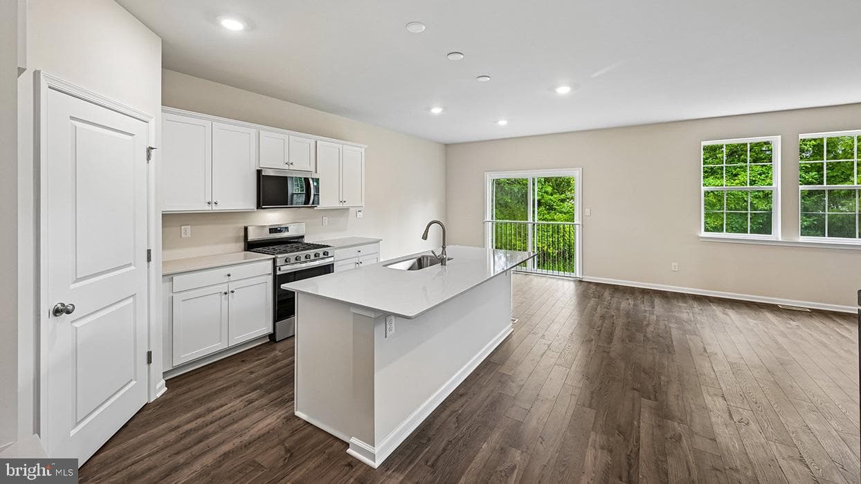 3049 Martha Way photo 9
