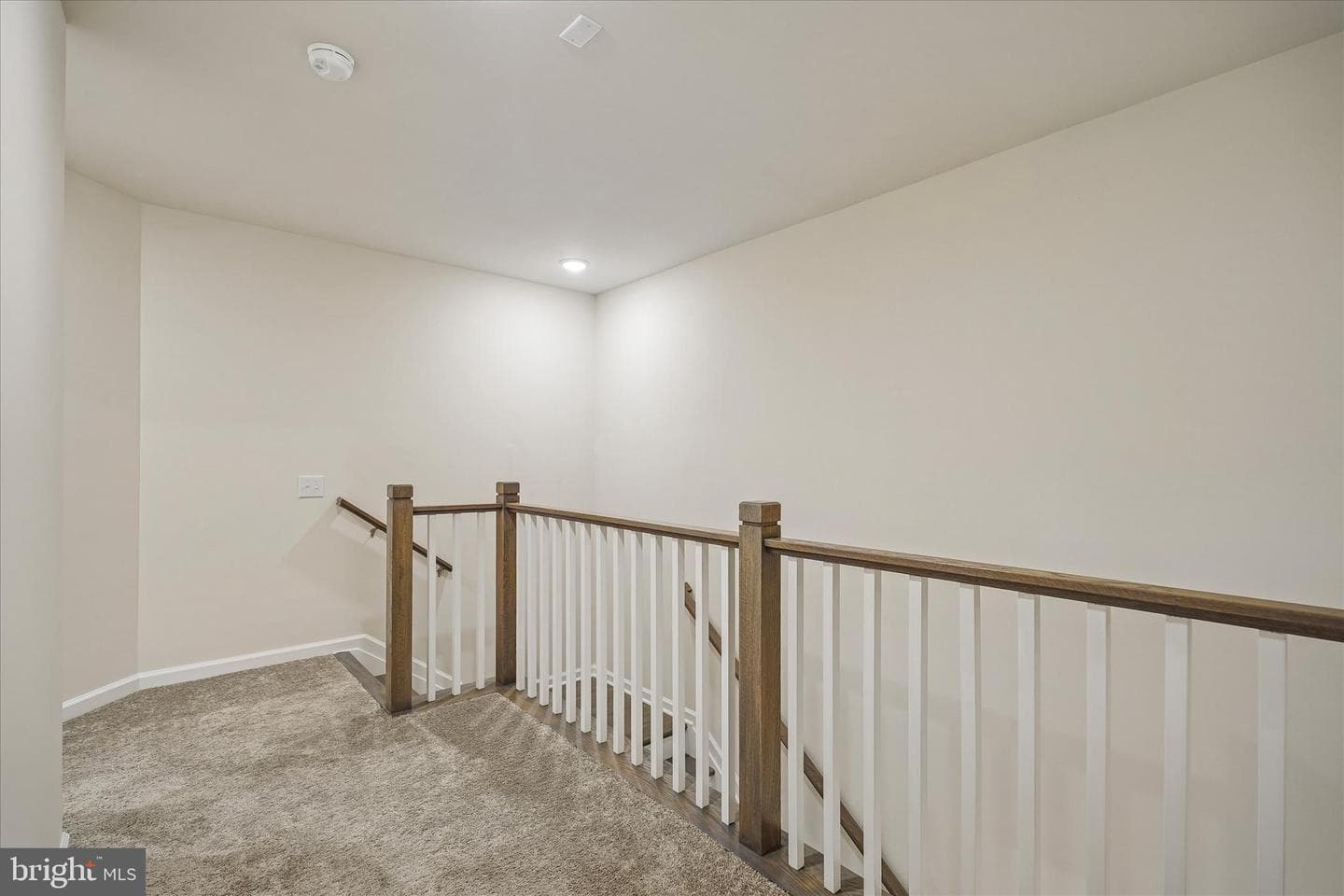 755 Finlay Drive photo 20