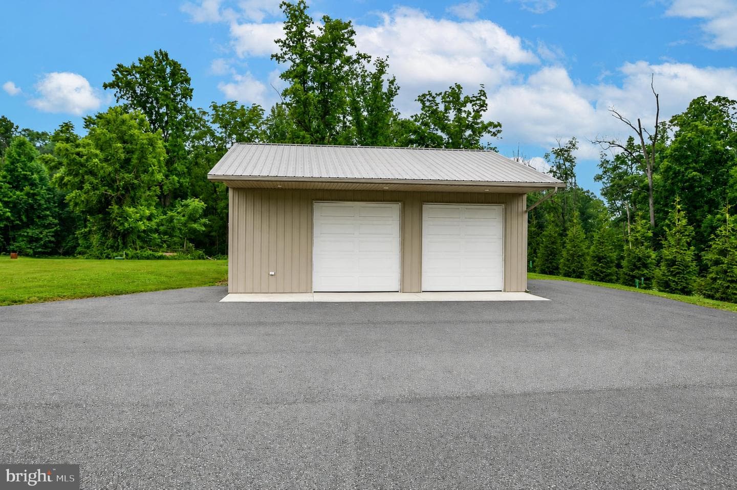2016 Adams Road, East Greenville