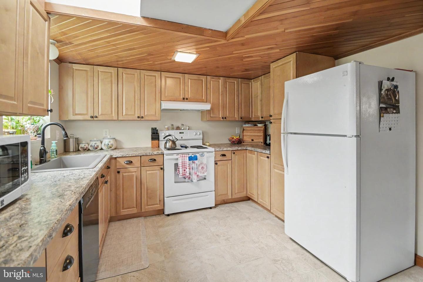 2016 Adams Road photo 8