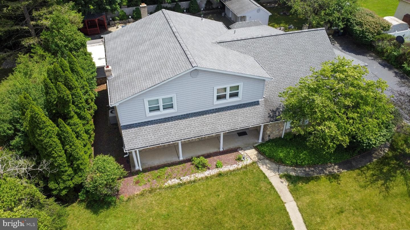 3883 Dempsey Lane photo 4