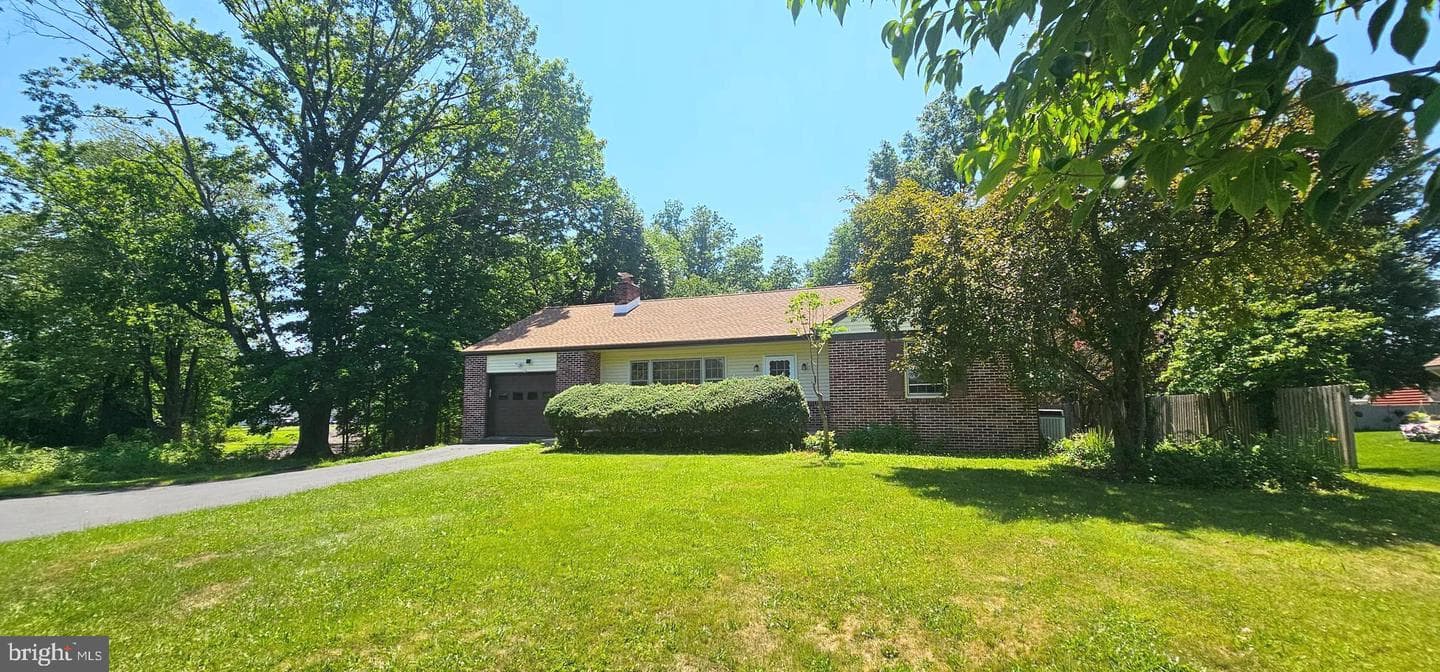 2247 E Orvilla Road, Hatfield
