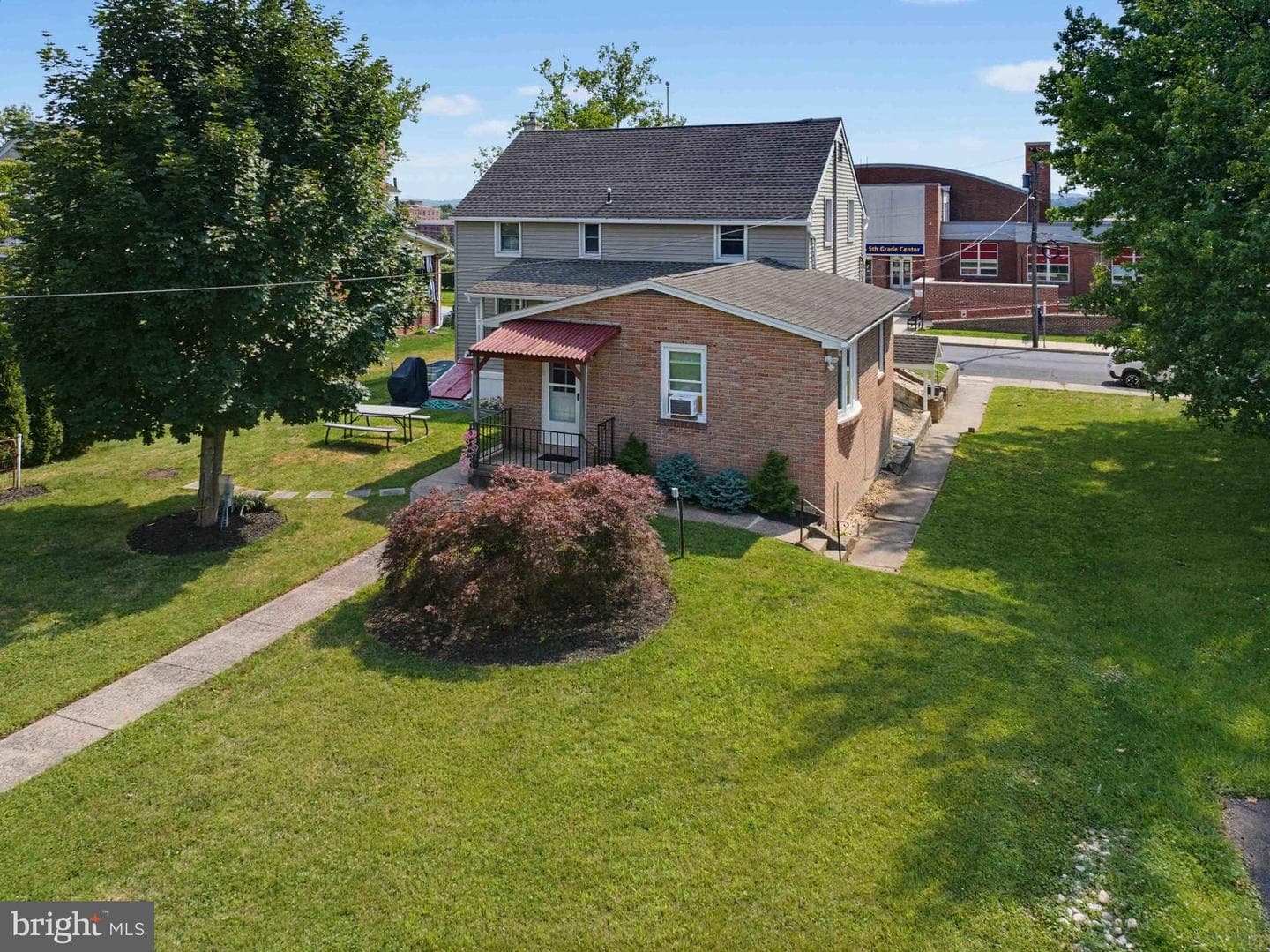 513 Jefferson Street photo 39