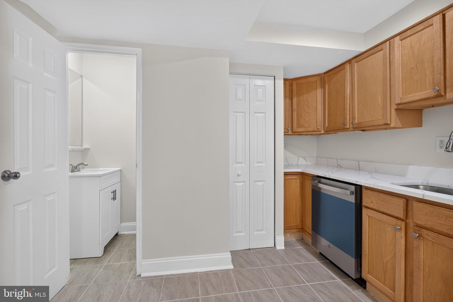 248 Arbour Court photo 9