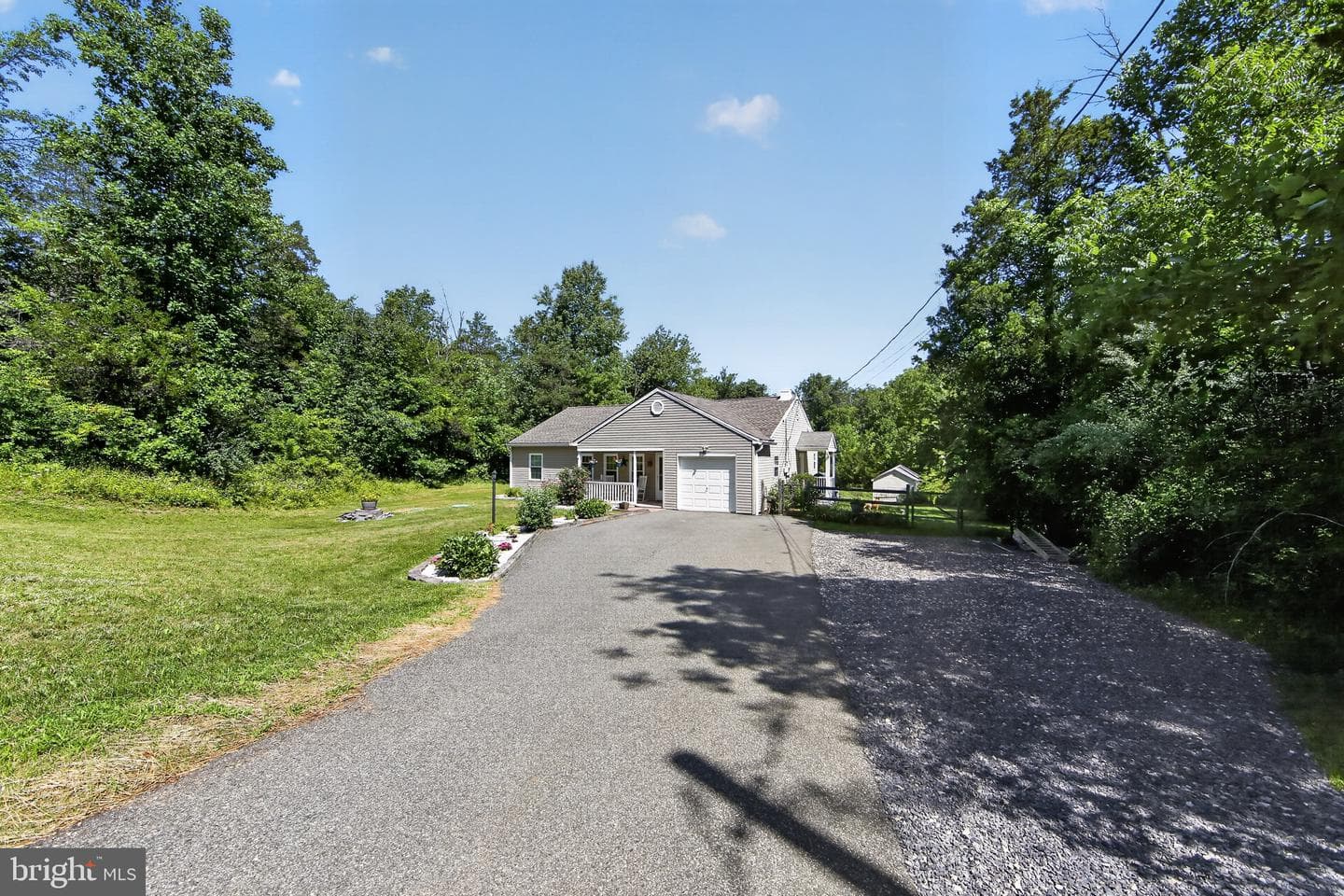 233 Snyder Road photo 4