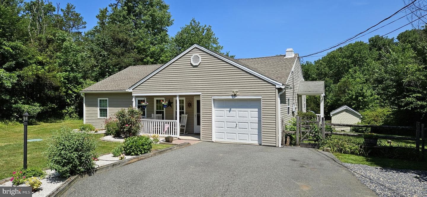 233 Snyder Road photo 6
