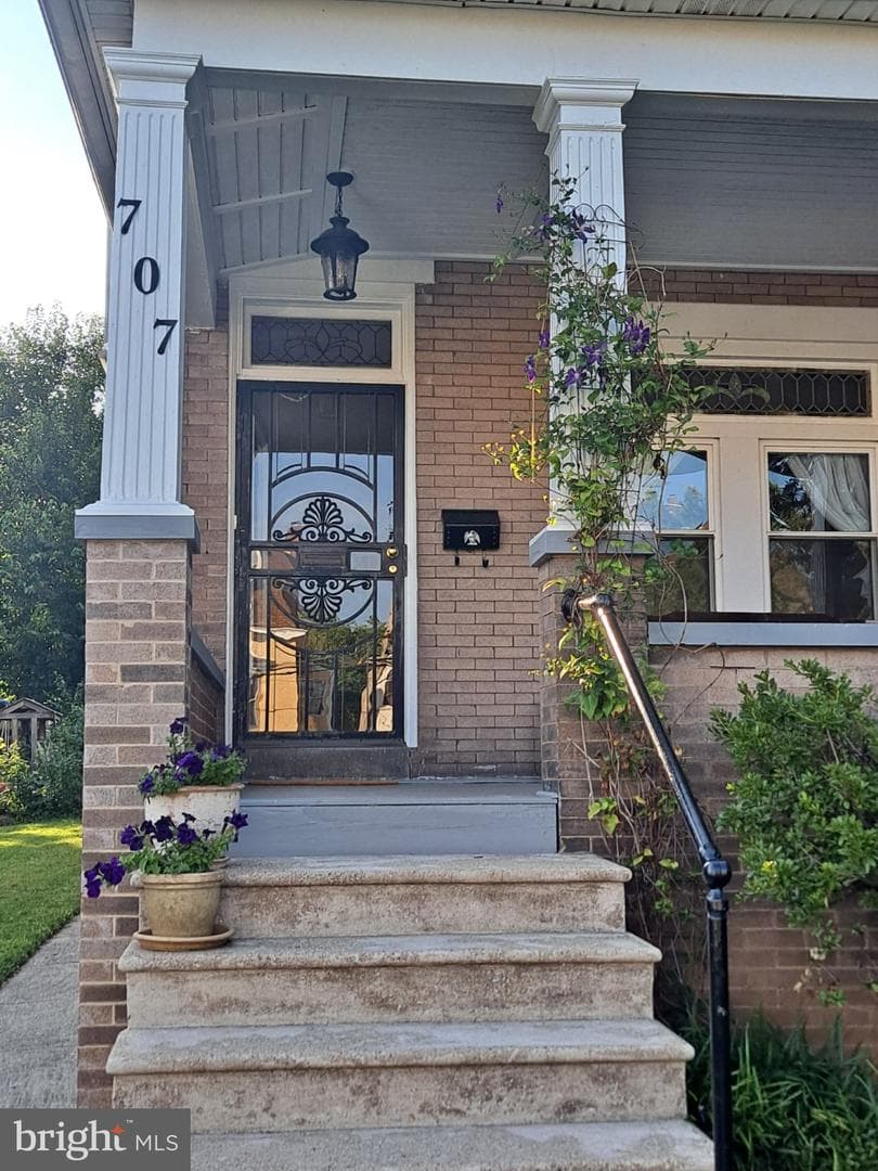 707 Stanbridge Street photo 38