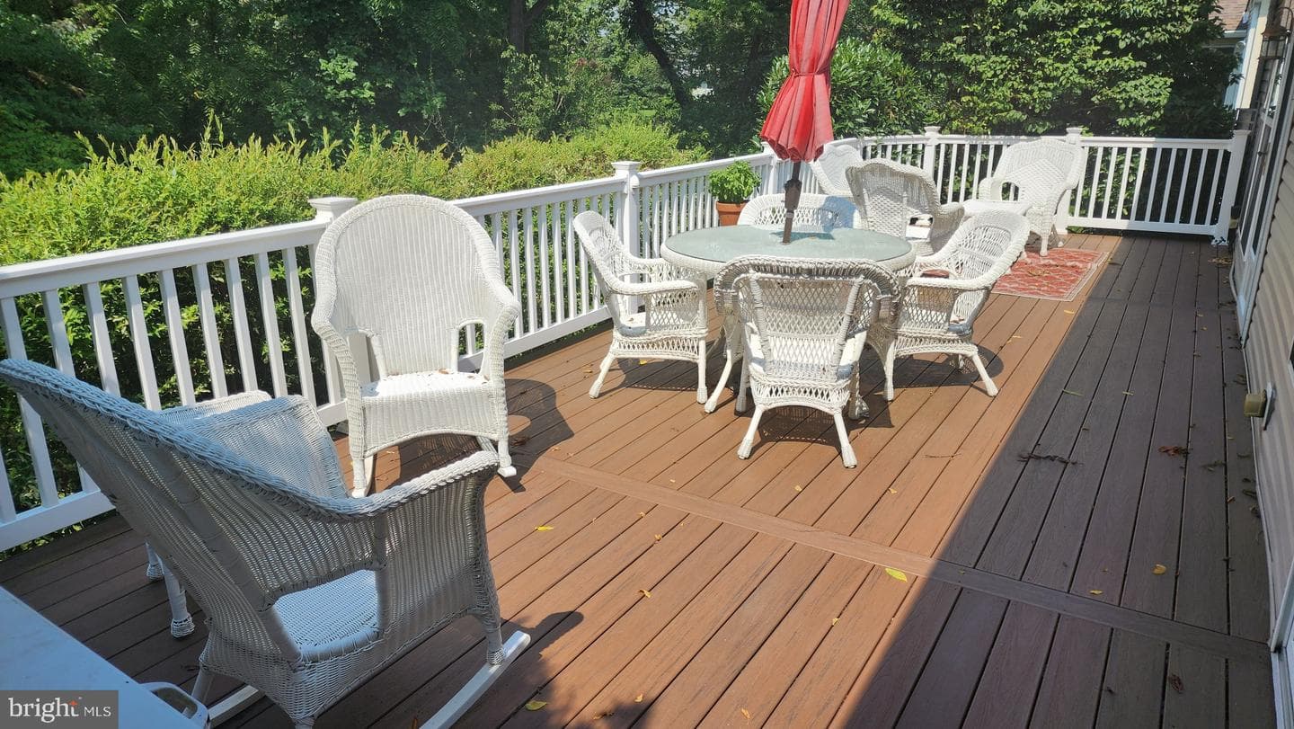 723 Village Avenue photo 4
