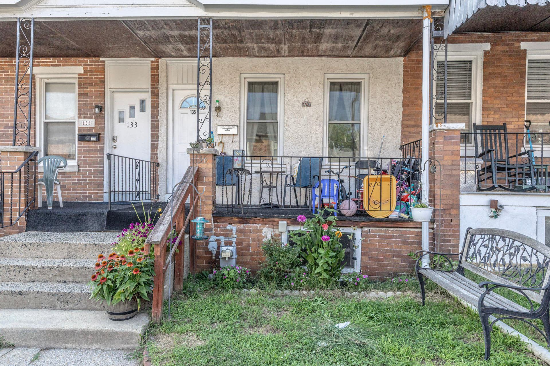 135 Rosemont Avenue photo 2
