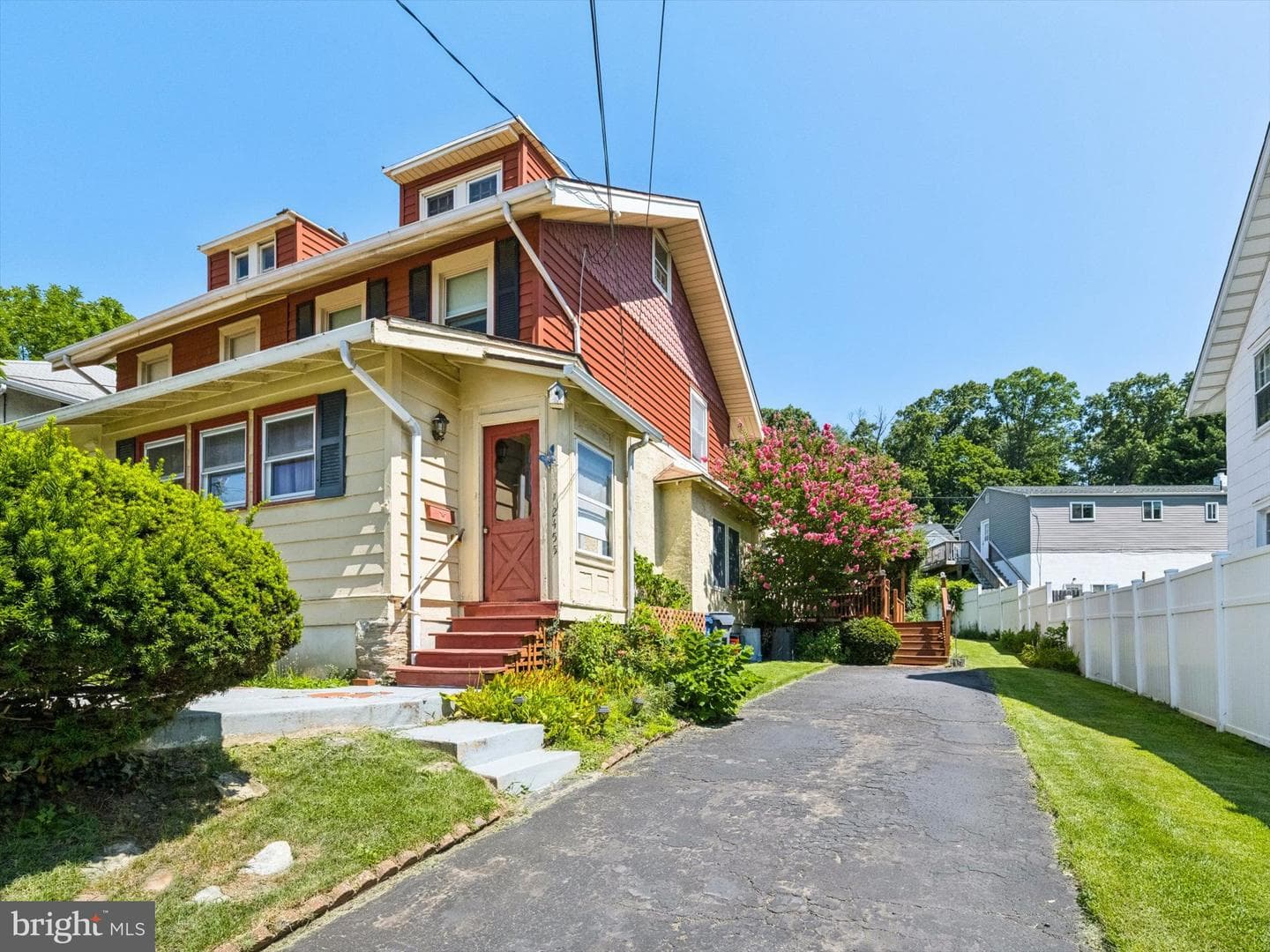 2455 Ardsley Avenue photo 3