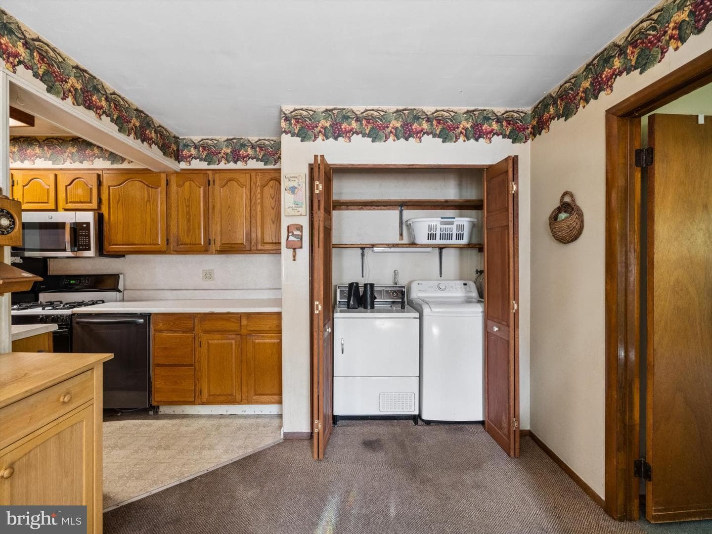 2455 Ardsley Avenue photo 36