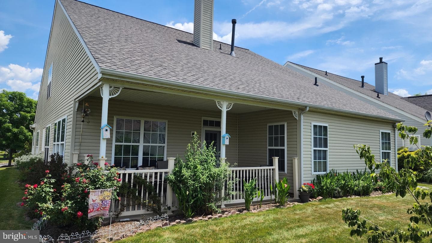 796 Village Avenue photo 4