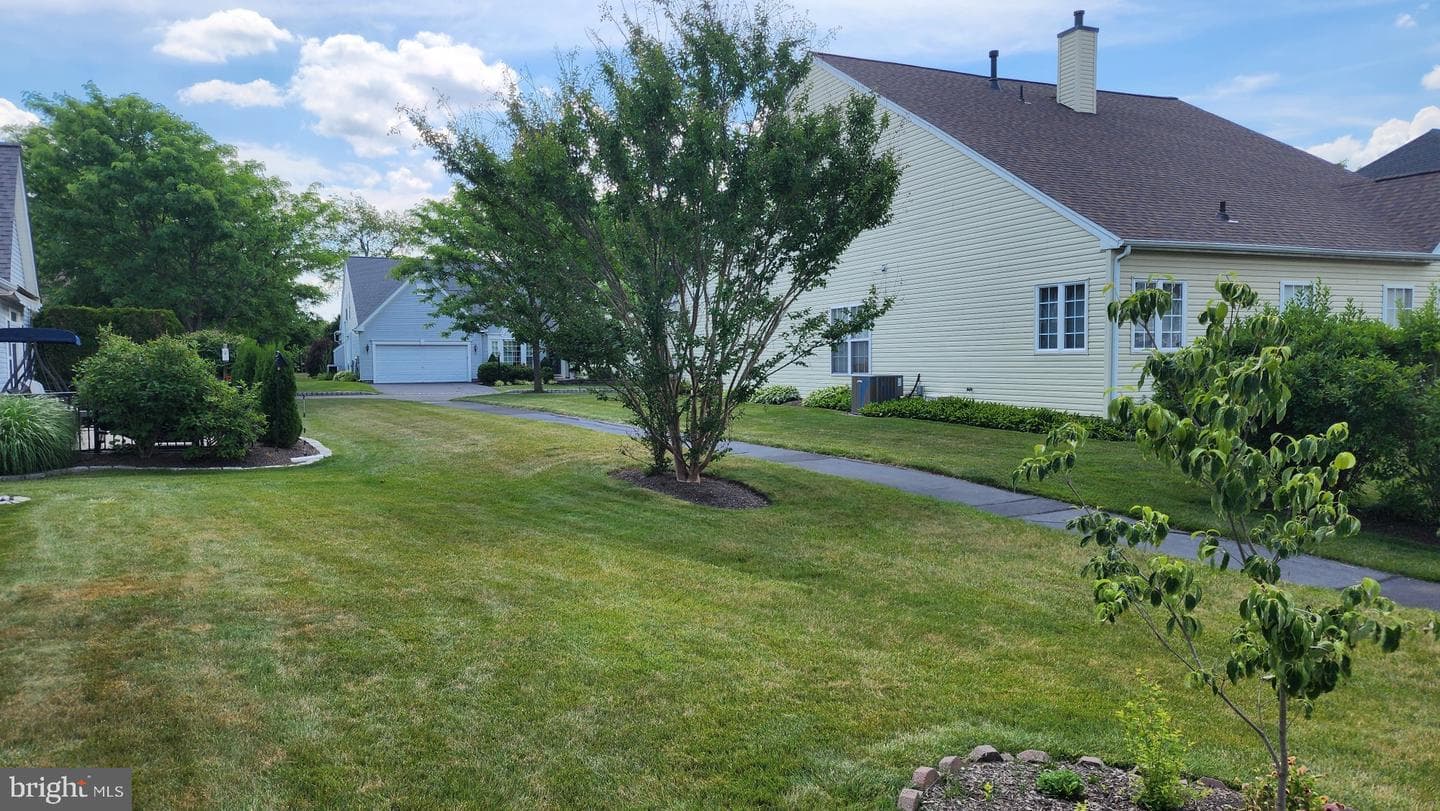 796 Village Avenue photo 9