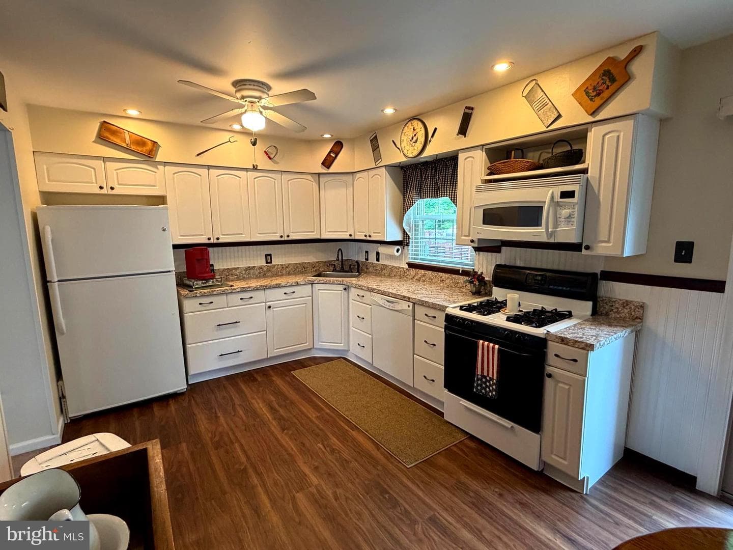 1051 Bramblewood Court photo 4