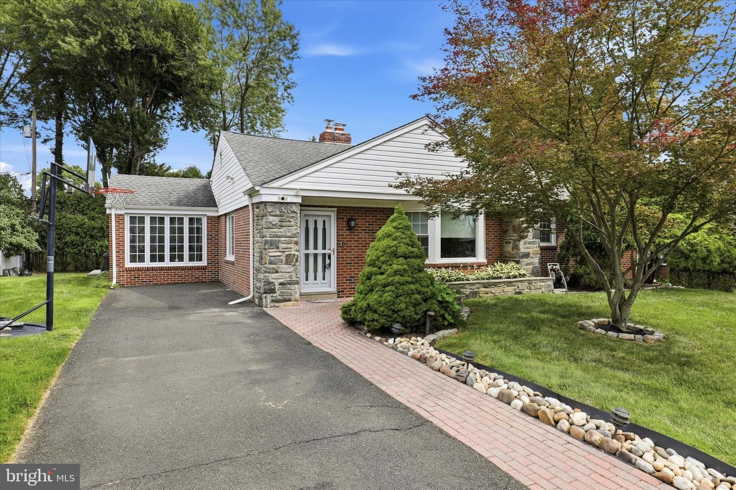 3155 Manor Road photo 1