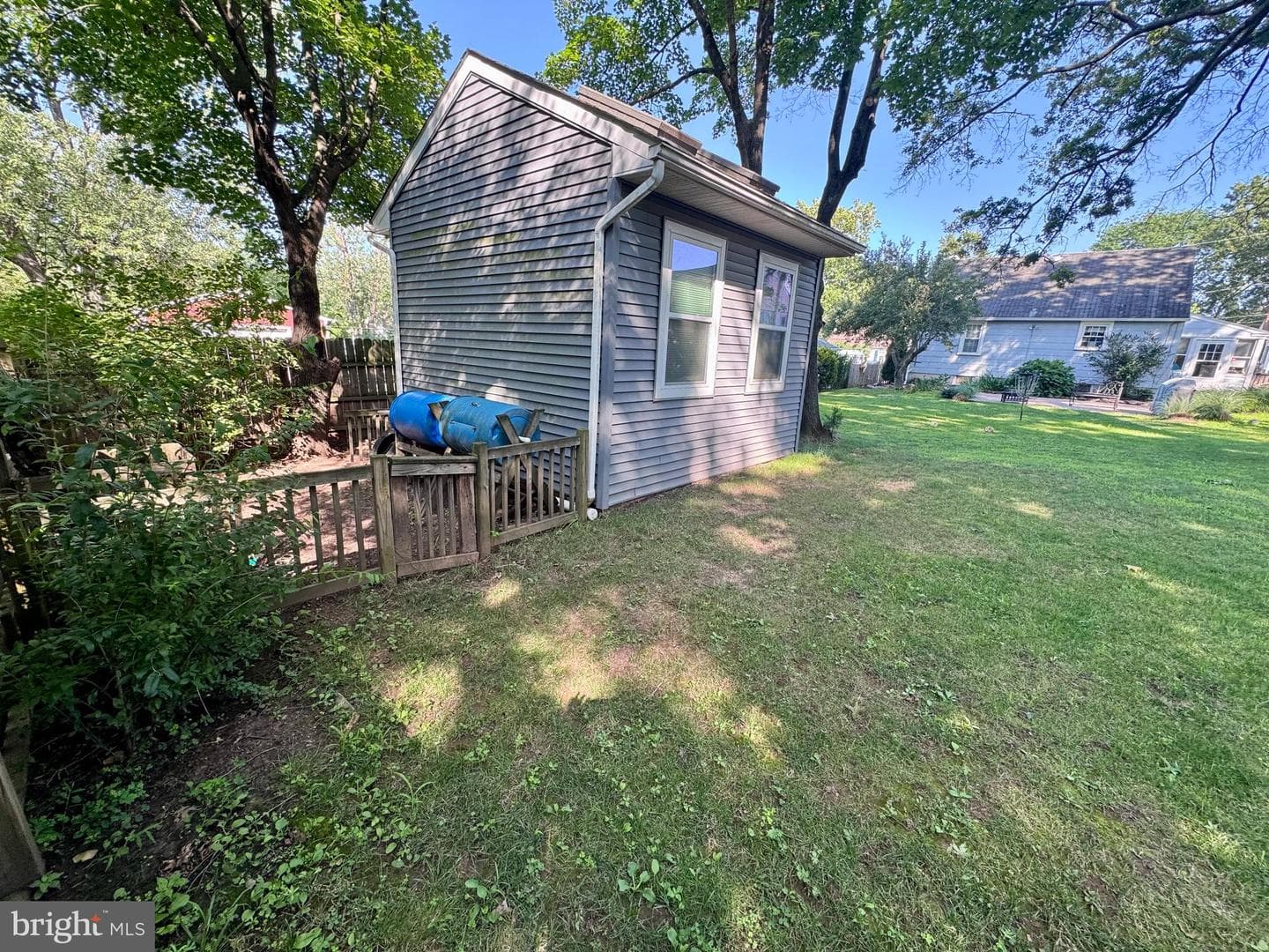 51 E School Street photo 10