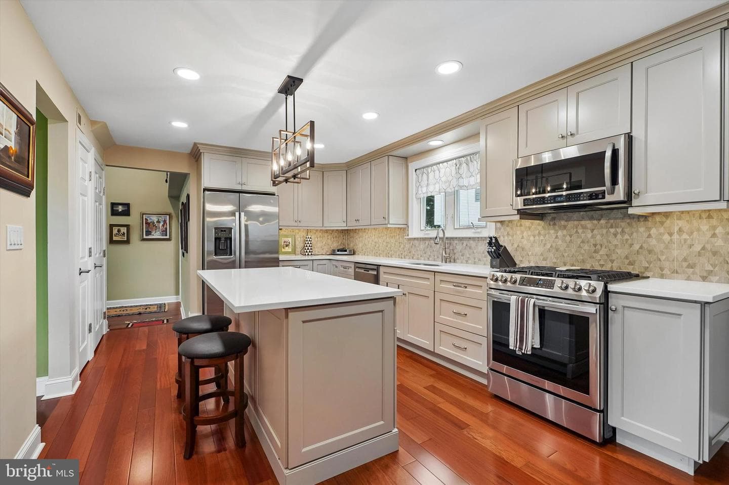 2027 Birchwood Drive photo 4