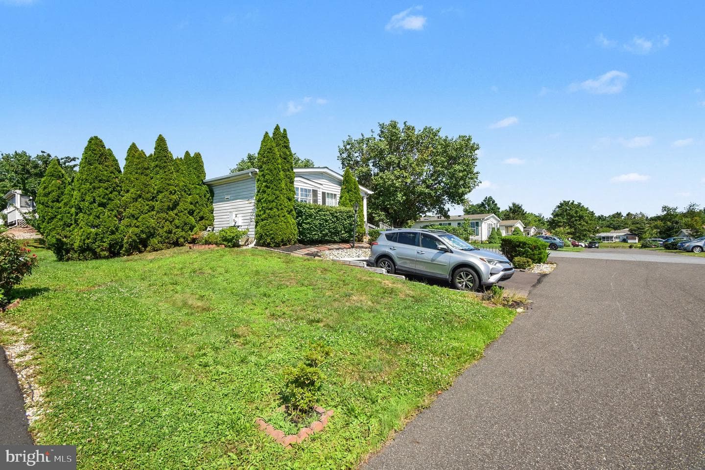 10 Juniper Court W photo 24