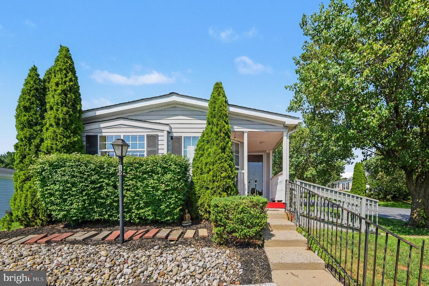 10 Juniper Court W photo 26