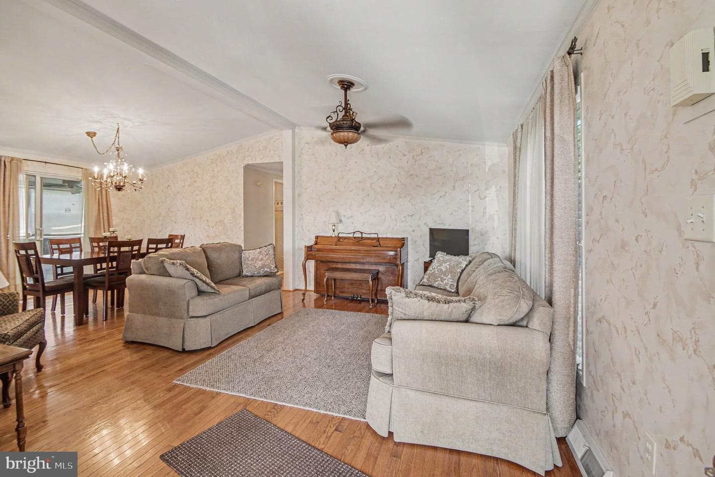 10 Juniper Court W photo 5
