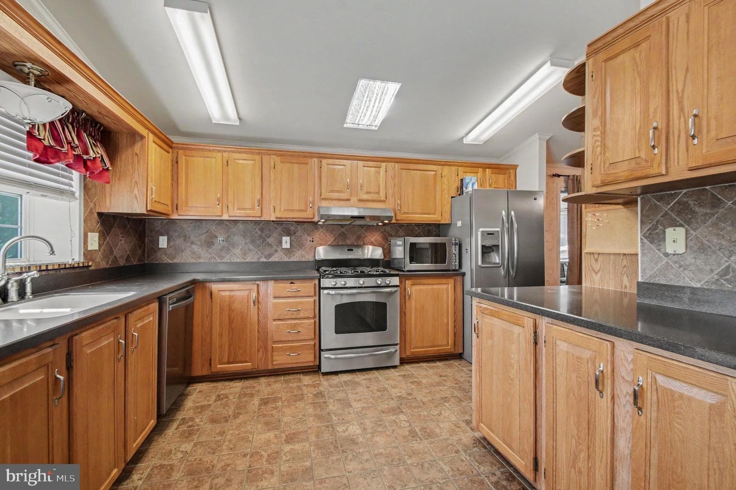 10 Juniper Court W photo 9