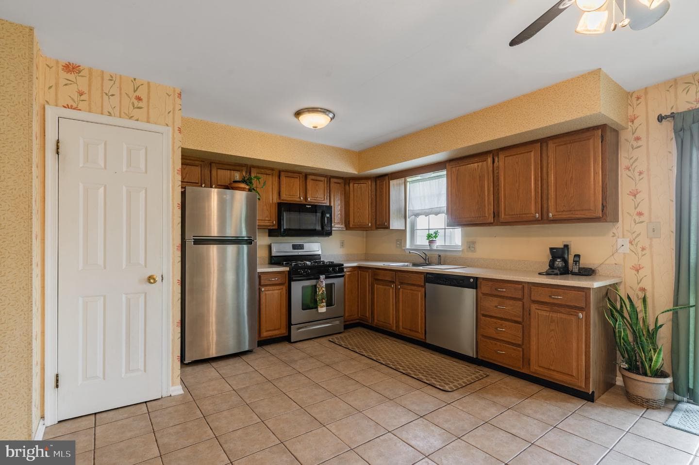 121 Winding Way photo 10