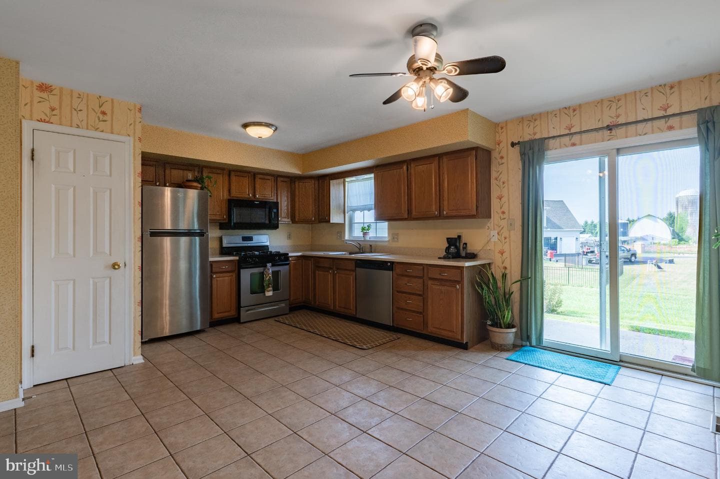 121 Winding Way photo 9