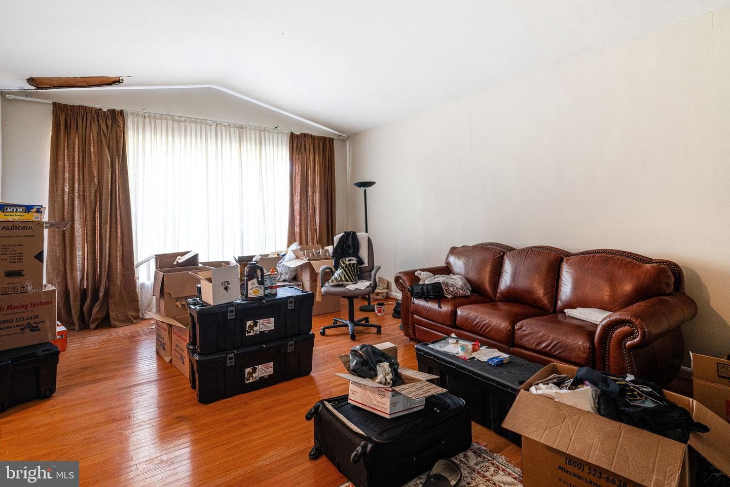 7942 Oak Hill Drive photo 2