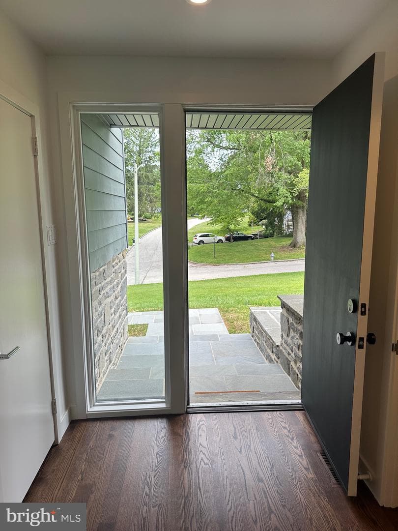 713 Woodfield Road photo 10