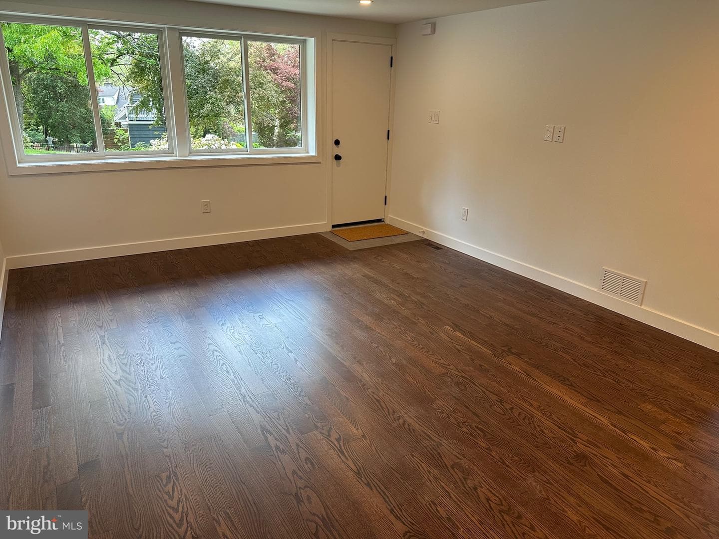 713 Woodfield Road photo 13